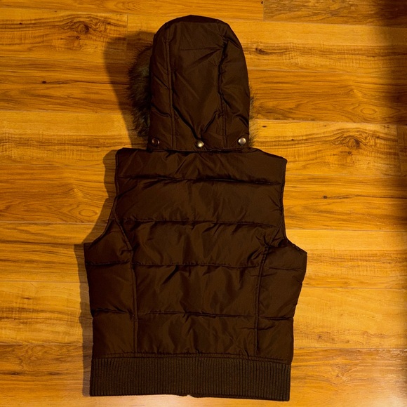 Vintage Y2K Aeropostale Brown Down Puffer Vest Removable Faux Fur Hood Sz Small - Picture 2 of 8